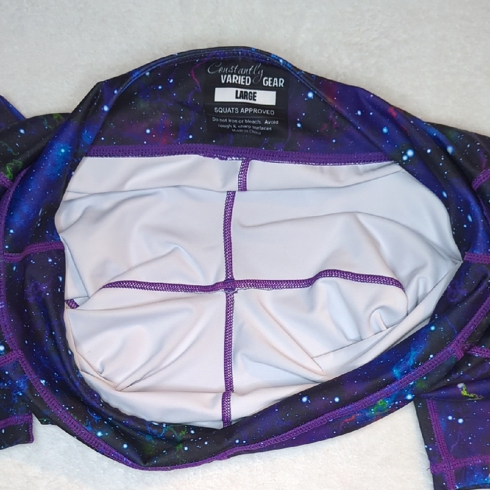 Constantly Varied Gear Women's Galaxy Print Capri Leggings - Picture 4 of 12
